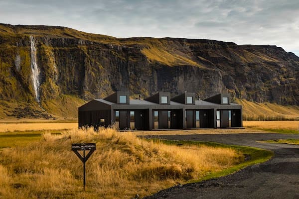 Seljalandsfoss Horizons