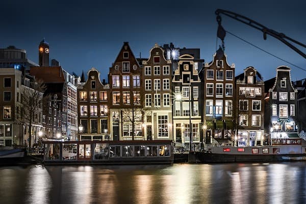 Dancing Houses on Damrak