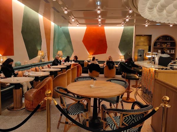 Pierre Hermé Champs-Élysées