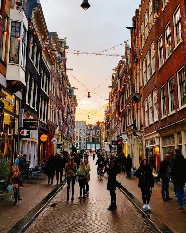 De 9 Straatjes (The 9 Streets)