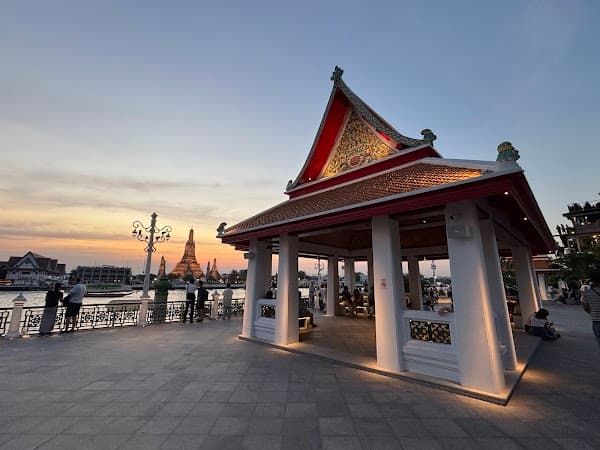 Wat Arun Viewpoint (Tha Tien Pier)