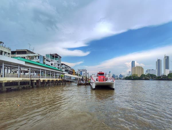 Rachawong Pier