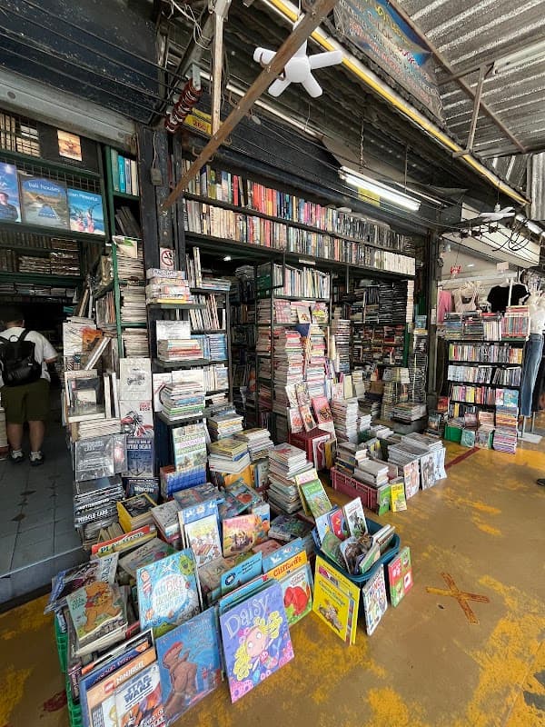 Dilok Book Store
