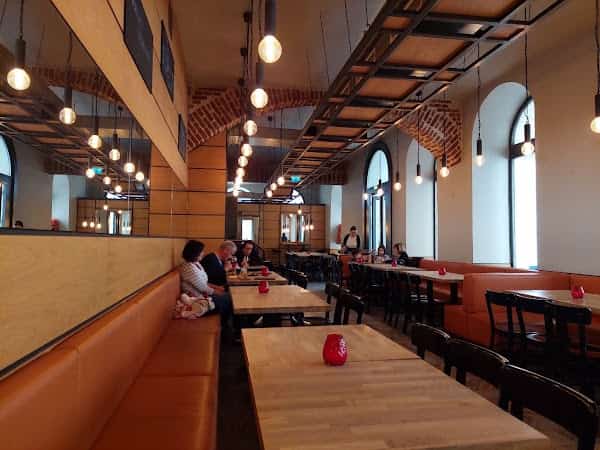 Mel's Craft Beers & Diner