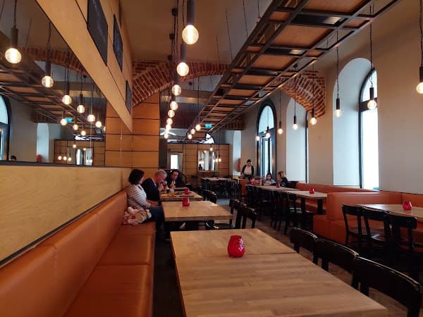 Mel's Craft Beers & Diner