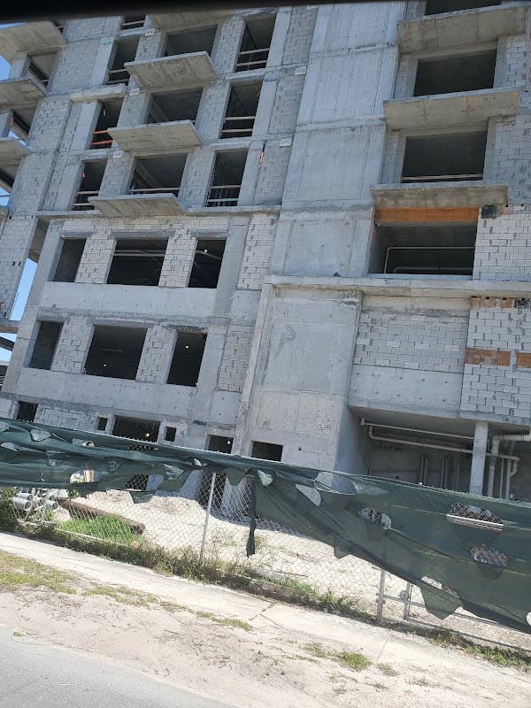 Sun-Ray Apartments (Scarface Chainsaw Scene)