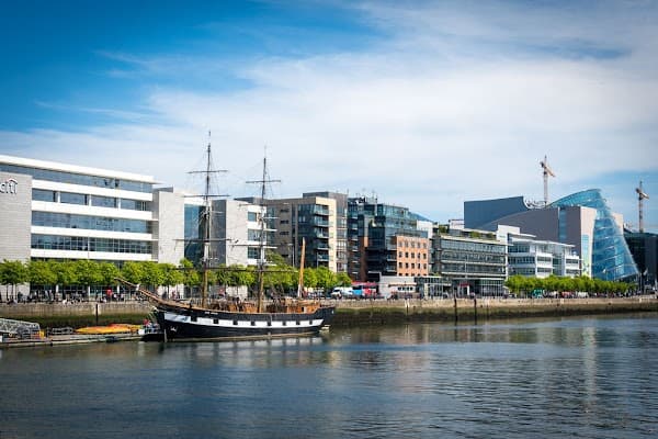 Jeanie Johnston Tall Ship and Famine Museum