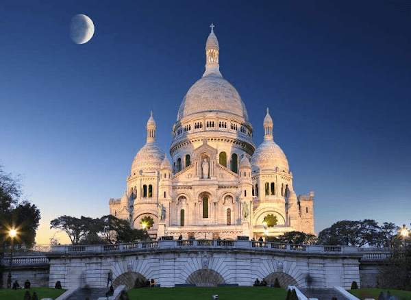 Square Louise Michel