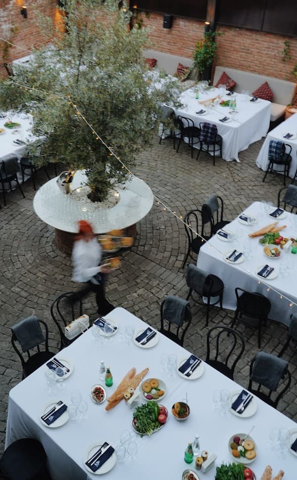 Blue Fox Bar & Restaurant