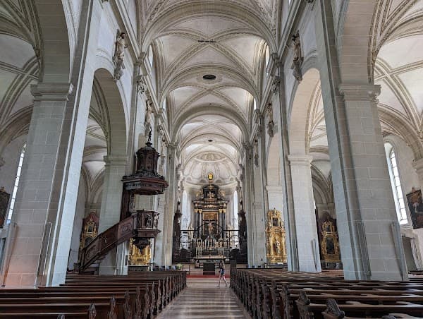 Church of St. Leodegar (Hofkirche)